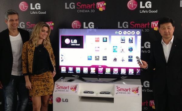 Flavia Alessandra e cia. no lançamento das SmartTVs da LG. 