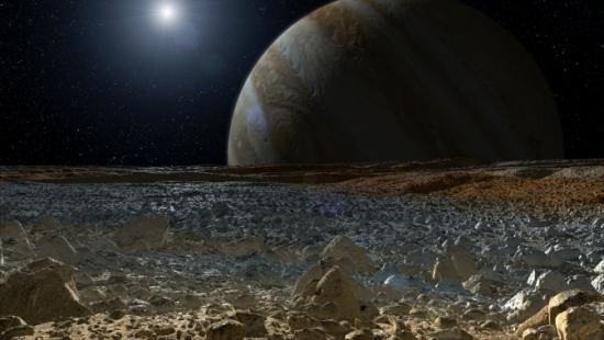 Concepção artística mostra Júpiter visto da superfície de Europa