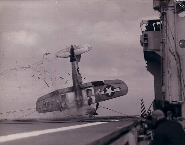 historical-photos-rare-pt2-corsair-wreck
