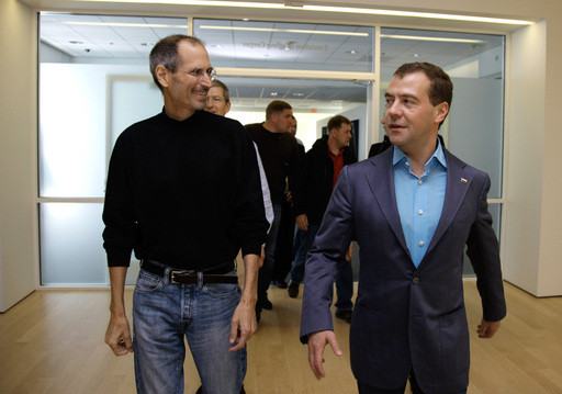 Laguna_Steve_Jobs_Dmitri_Medvedev
