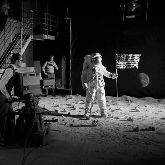 fake-moon-landing-set