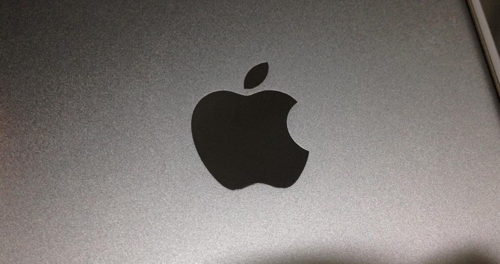Laguna_iPad_mini_3_Apple_logo