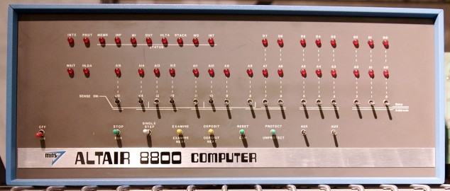 Altair_8800_at_the_Computer_History_Museum,_cropped