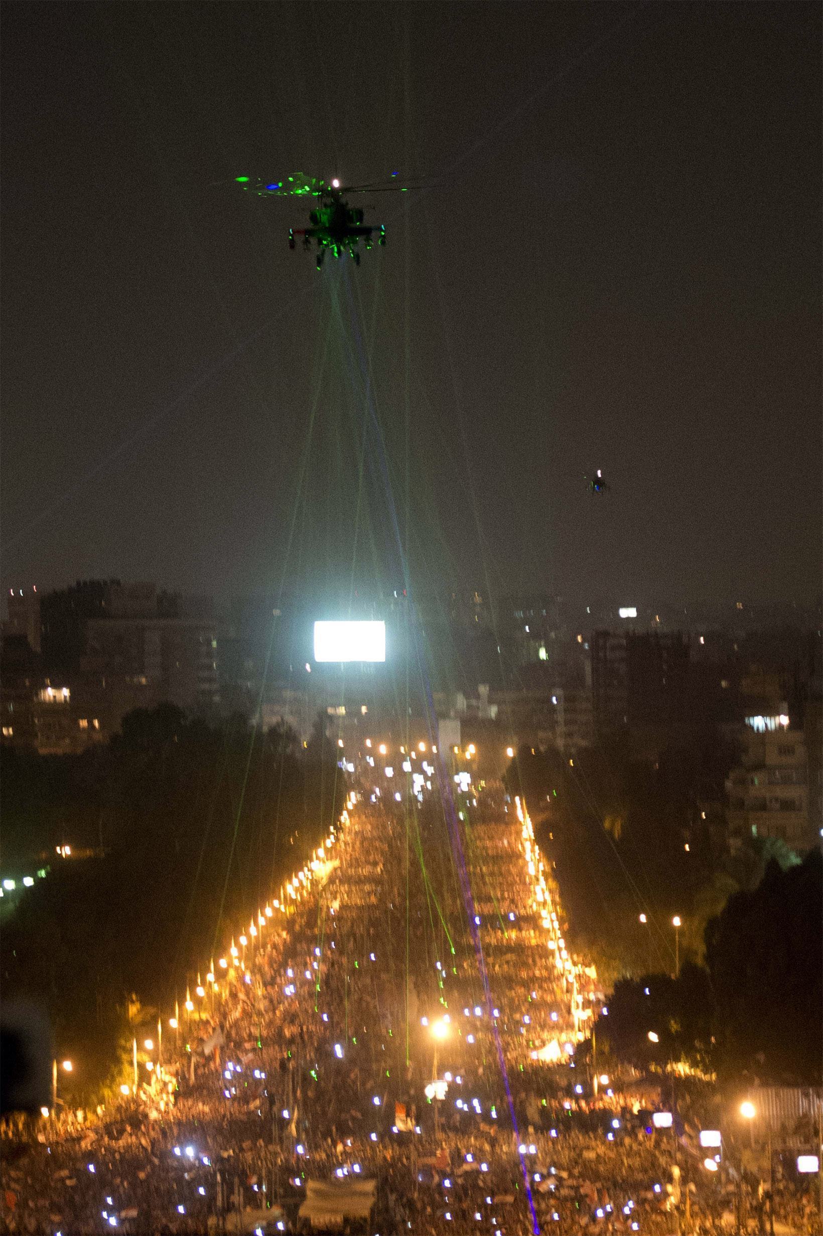 egypt-protests-helicopter