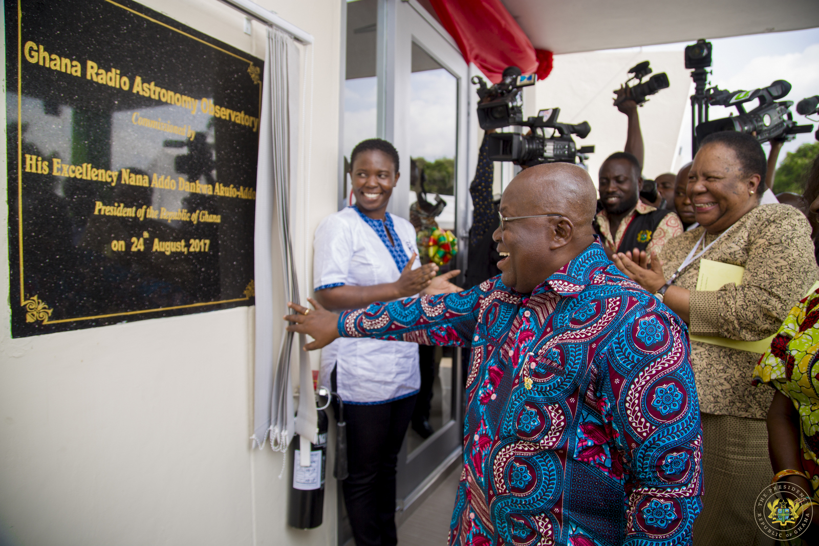 president-akufo-addo-unveiling-the-plaque-for-the-launch-of-the-ghana-radio-astronomy-observatory