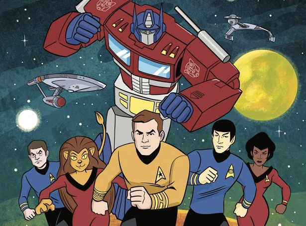 Detalhe da capa do crossover de Star Trek com Transformers