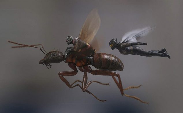 Homem-Formiga e a Vespa em pleno voo