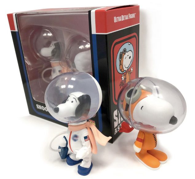 Brinquedos do Snoopy com os trajes espaciais da Apollo 10 e da Orion.