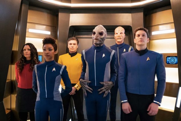 Tripulação no elevador em Star Trek: Discovery