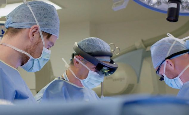 Hospital Pediátrico vai usar HoloLens da Microsoft em salas de cirurgia