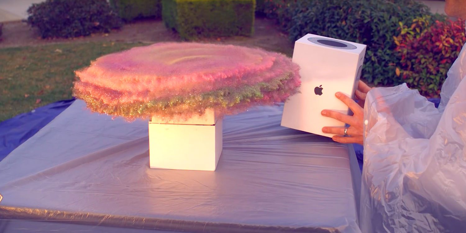 Bomba de glitter, disfarçada de um Apple Homepod em ação (frame)