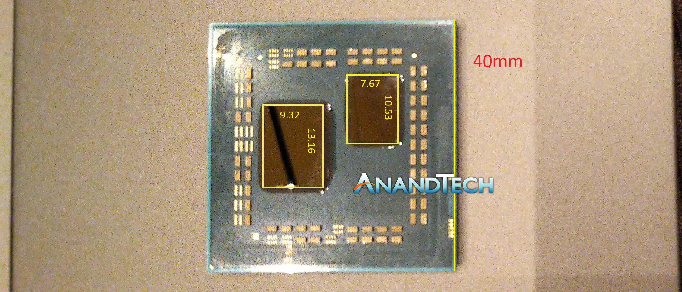 AMD / protótipo do Ryzen 3, exibindo a matriz de 14 nm (esq.) e o chiplet de 7 nm (dir.)