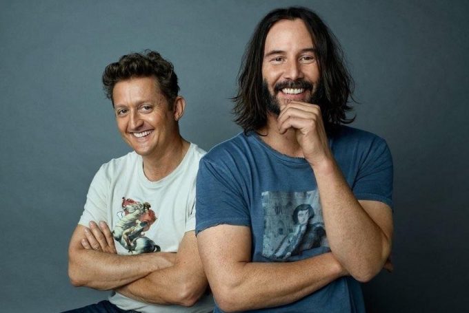 Alex Winter e Keanu Reeves estão de volta em Bill & Ted 3, que chega aos cinemas em 2020