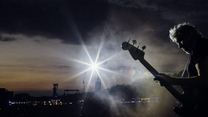 Roger Waters: filme da sua turnê Us + Them será lançado neste ano 