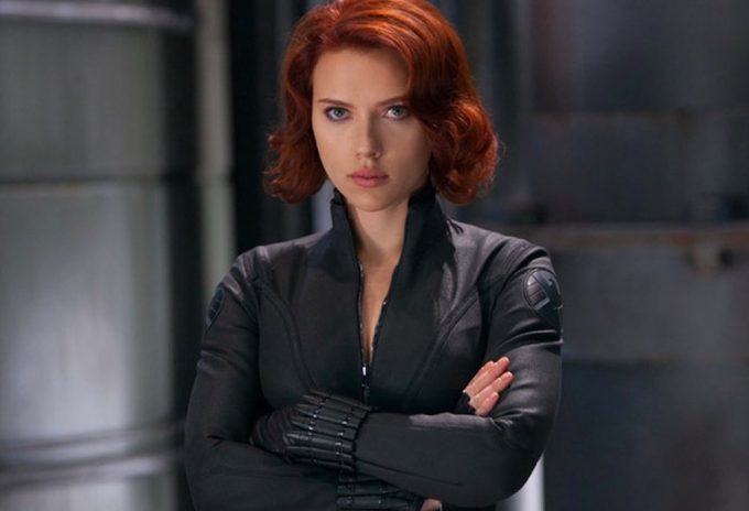 Scarlett Johansson como Viúva Negra
