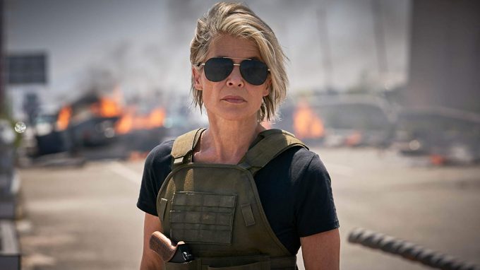 Linda Hamilton em foto de divulgação de Terminator: Dark Fate