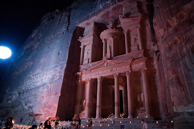 A cidade arqueológica de Petra é cenário e um dos destaques de Jinn, primeira série original Árabe da Netflix