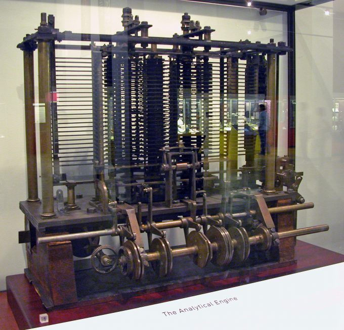 Máquina Analítica / Museu da Ciência de Londres / primeiro computador