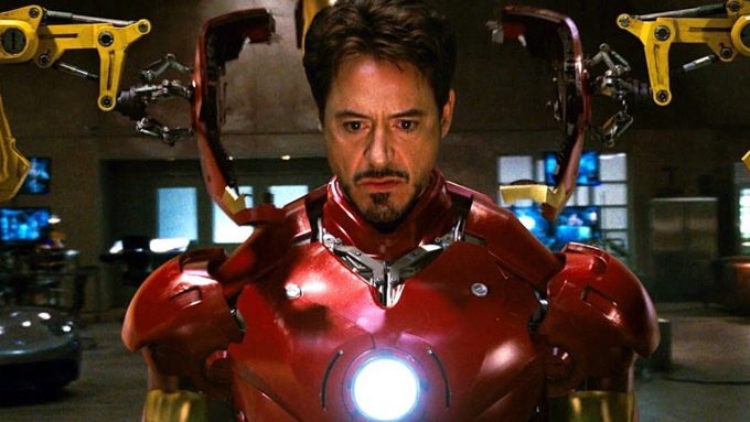 Robert Downey Jr. em Homem de Ferro, primeiro filme do Universo Cinematográfico Marvel