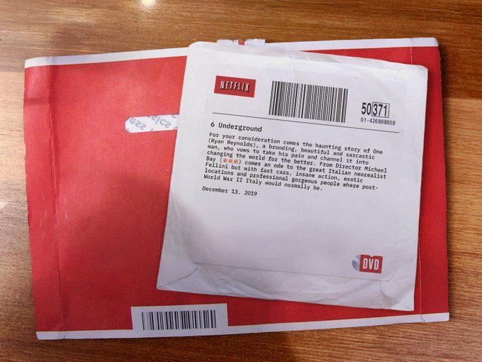 Envelope da Netflix com o DVD de Esquadrão 6
