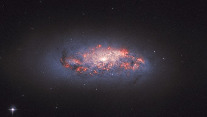 Imagens da galáxia NGC 927