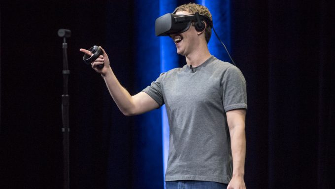 David Paul Morris / Mark Zuckerberg usando um Oculus Rift / Bloomberg / facebook oculus