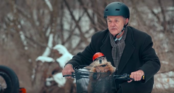 Bill Murray volta ao Dia da Marmota em um dos melhores comerciais do Super Bowl