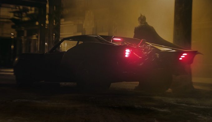 Batmóvel do filme The Batman tem um visual bem diferente do que nos acostumamos a ver nos filmes do personagem