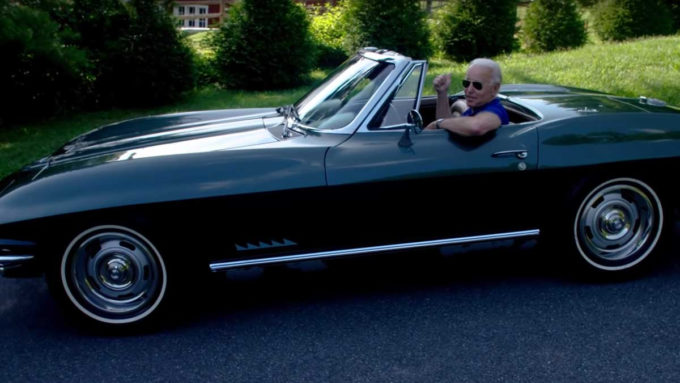 O Corvette Stingray xodó do Biden irá para a garagem. Em definitivo. (Crédito: Joe Biden Channel/YouTube) / carros elétricos