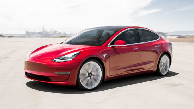 O Model 3 é um elétrico que leva toda a família (Crédito: Divulgação/Tesla Motors)