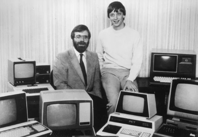 Paul Allen e Bill Gates em 1981, após fecharem o acordo de licenciamento do MS-DOS com a IBM (Crédito: acervo Microsoft)