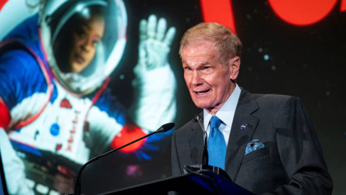 Bill Nelson, ex-senador, ex-astronauta e atual diretor da NASA (Crédito: Al Drago/Reuters)