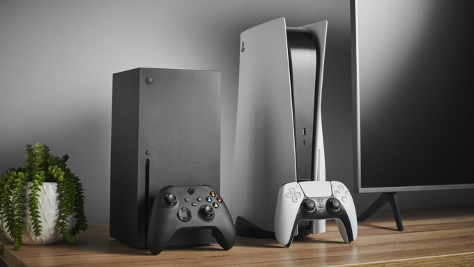Xbox Series X e PS5 (Crédito: Future)