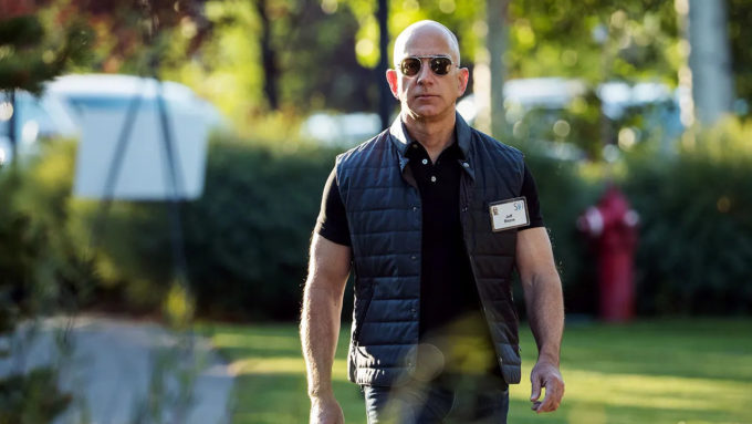Jeff Bezos em foto da edição 2017 da Allen & Company Sun Valley Conference (Crédito: Drew Angerer/Getty Images)