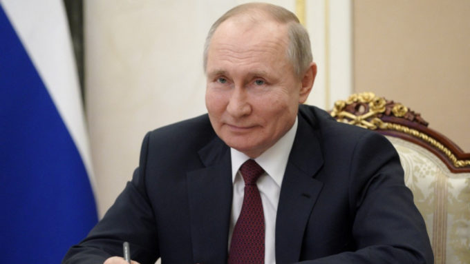 Vladimir Putin, presidente da Rússia, durante transmissão online ao povo da Crimeia em março de 2021 (Crédito: Alexey Druzhini/Sputnik/AFP)