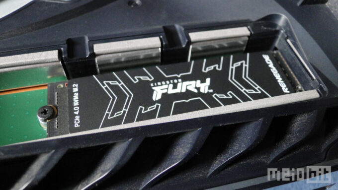 SSD PCIe 4.0 NVMe M.2 2280 Kingston Fury Renegade (Crédito: Ronaldo Gogoni/Meio Bit)