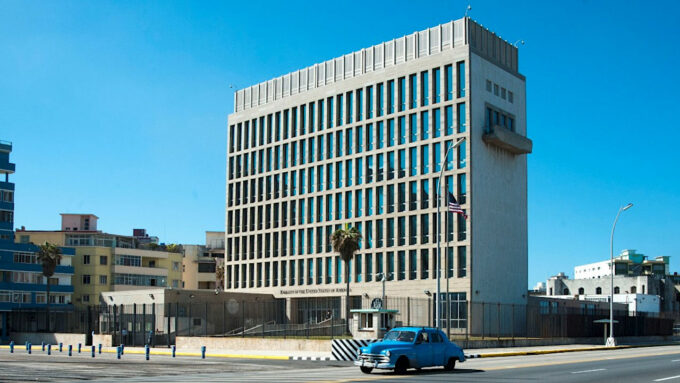 Embaixada dos EUA em Havana, Cuba, alvo dos supostos ataques (Crédito: Divulgação/U.S. Department of State)