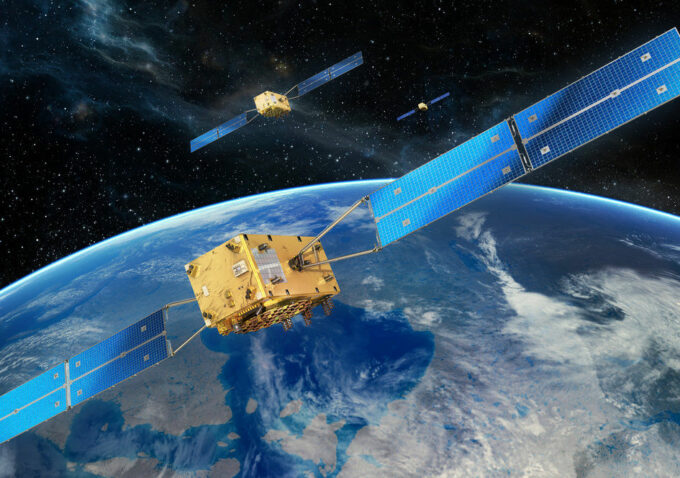Os satélites LEO da UE seguiriam o mesmo princípio do sistema GALILEO de geolocalização (Crédito: EUSPA/ESA)