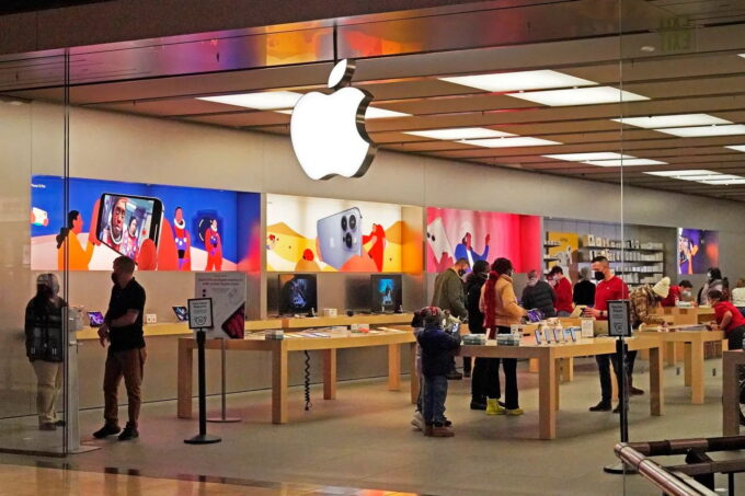 Laguna-Apple-Store-Americas-Pittsburgh-Ross-Park