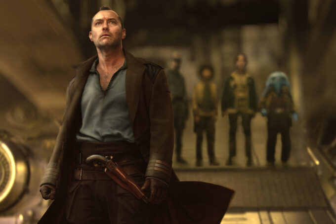 Jod Na Nawood (Jude Law) muito provavelmente não é um Jedi, ao contrário do que Wim acredita (Crédito: Divulgação/Lucasfilm/Golem Creations/Disney)