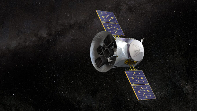 Lançado em 2018, missão do TESS já dura quase 7 anos, bem além dos 2 anos projetados (Crédito: Divulgação/NASA JPL/MIT)