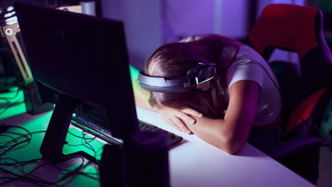 Games online deverão aumentar moderação contra comportamento tóxico, por iniciativa própria ou por força da Lei (Crédito: AaronAmat/iStock)