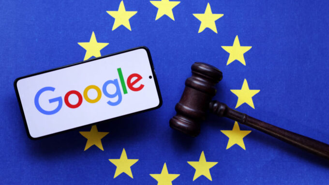 Google se safou de vender o Chrome nos EUA, e pode escapar de multas pesadas na UE (Crédito: Dado Ruvic/Reuters)