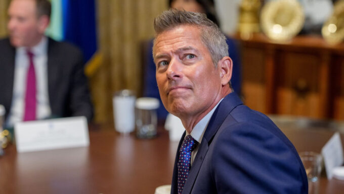 Sean Duffy apoia orçamento proposto pela Casa Branca, mas por enquanto, orientou NASA a trabalhar dentro do bugdet proposto pelo Congresso (Crédito: Aaron Schwartz/CNP/Bloomberg/Getty Images)
