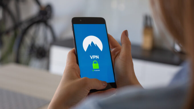 Governo britânico disse no passado que não pretendia fazer nada contra VPNs; aparentemente, mudaram de ideia (Crédito: Stefan Coders/Pixabay)