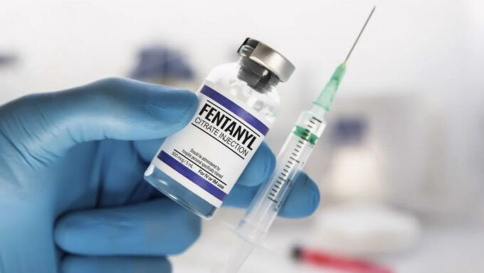 Fentanil é 50 vezes mais potente que a heroína, e 100 vezes mais que a morfina (Crédito: iStock/Getty Images)