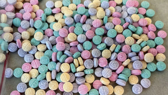 O fentanil é tão potente, que pode viciar já na primeira dose (Crédito: U.S. Drug Enforcement Administration)