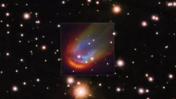 Isso não deveria acontecer, mas de novo, o Universo não dá a mínima para o que cientistas pensam (Crédito: ESO/K. Iłkiewicz and S. Scaringi et al. Background: PanSTARRS)