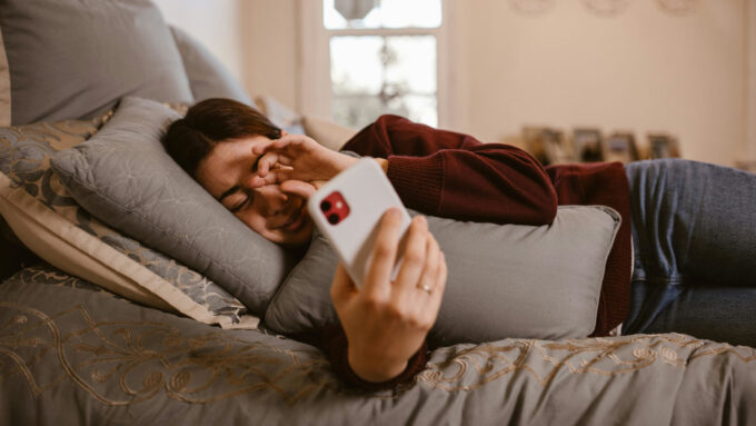 Doomscrolling (Crédito: RDNE Stock project/Pexels)