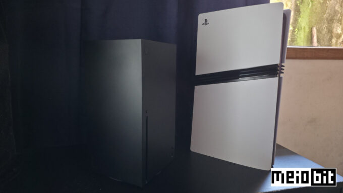 Xbox Series X e PS5 Pro (Crédito: Ronaldo Gogoni/Meio Bit) / playstation